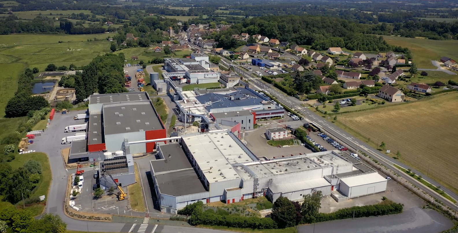 Vue aérienne de l'entreprise Bahier dans la Sarthe (72)