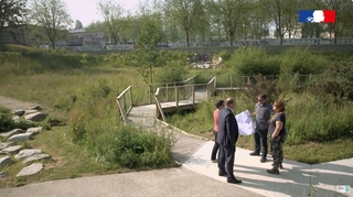 Groupe de personne discutant du programme d’actions pour déconnecter les eaux pluviales